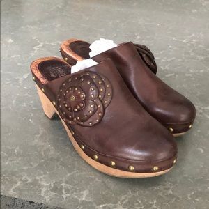 Lucky Brand mules